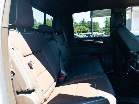 Used 2025 GMC Sierra 3500 Denali w/ Denali Reserve Package AWD/4WD image 23