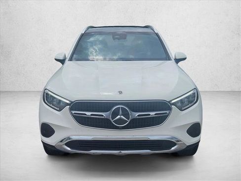 Certified 2025 Mercedes-Benz GLC 300 image 2