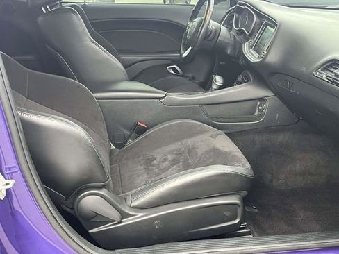 Used 2017 Dodge Challenger GT w/ GT Interior Package image 21