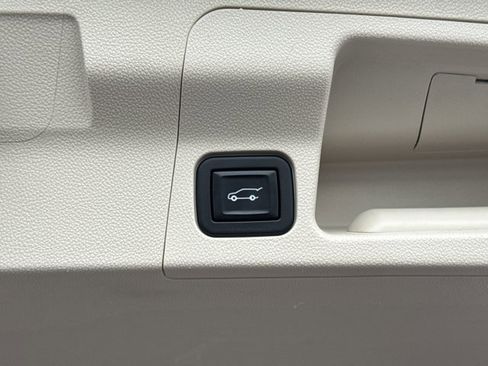 Used 2020 GMC Acadia Denali w/ Technology Package image 11