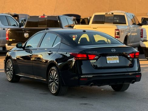 Used 2024 Nissan Altima 2.5 SV w/ SV Premium Package image 5