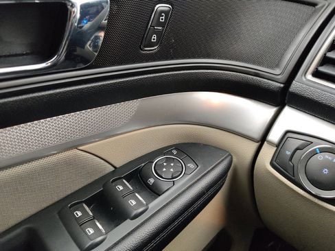 Used 2018 Ford Explorer FWD image 27