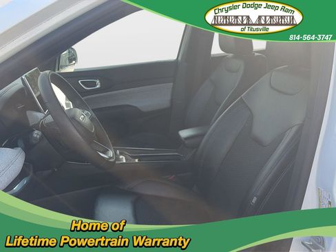 Used 2023 Jeep Compass Latitude AWD/4WD image 9