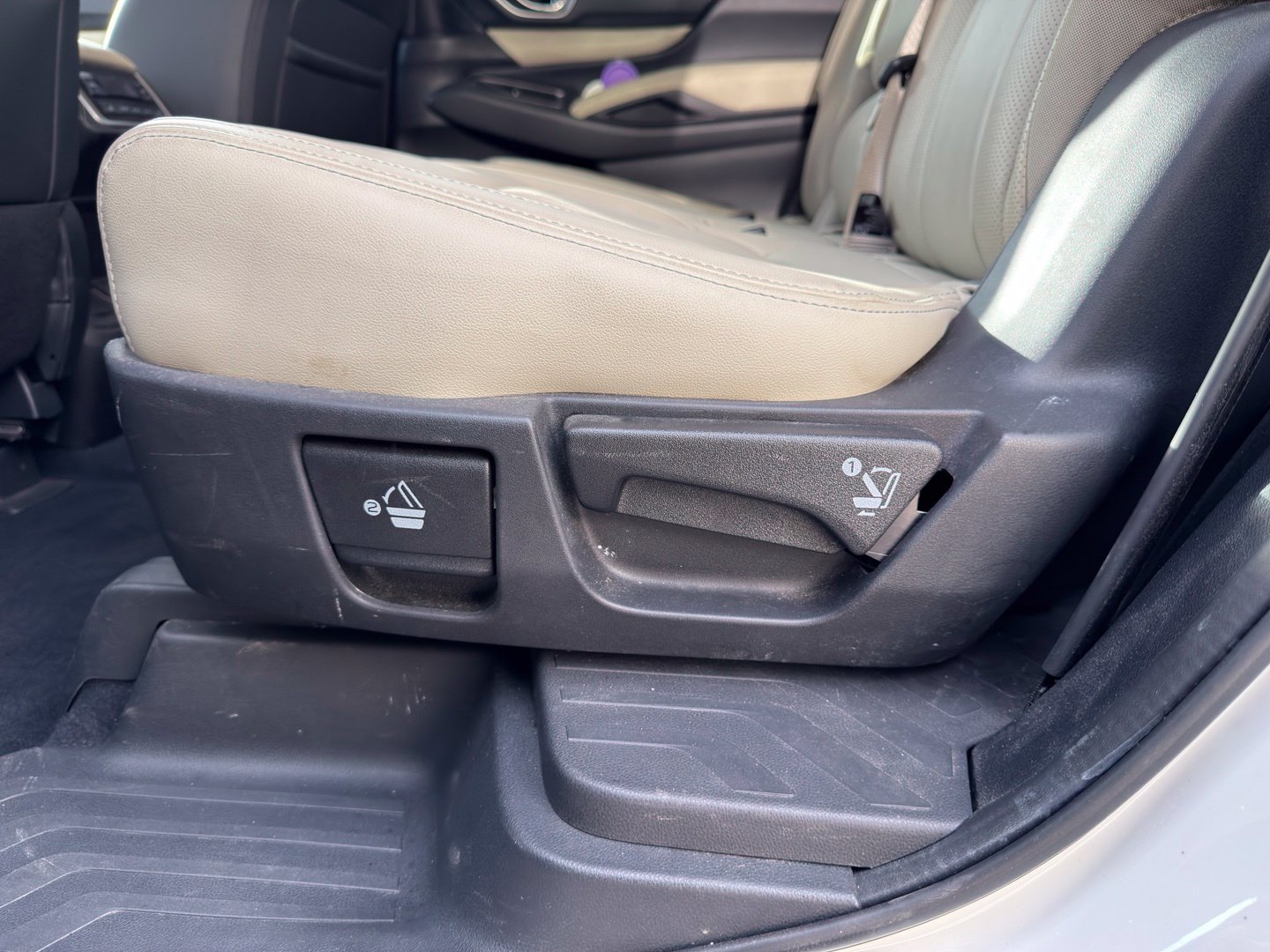 Used 2021 Subaru Ascent Limited w/ Technology Package AWD/4WD image 28