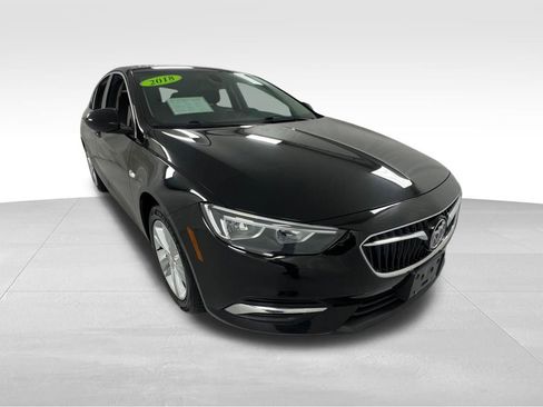 Used 2018 Buick Regal Preferred FWD image 1