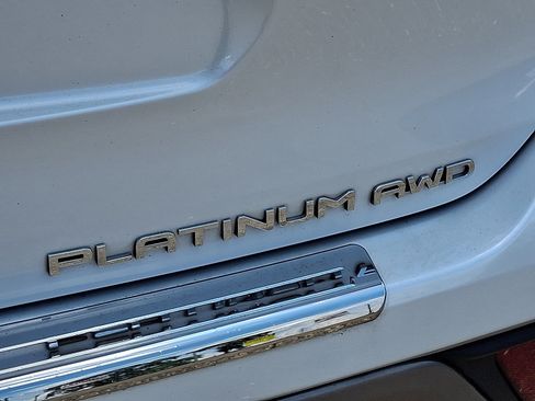 Used 2023 Toyota Highlander Platinum AWD/4WD image 32