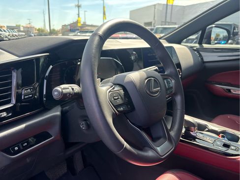 Used 2024 Lexus NX 250 FWD w/ Towing Package (2000 Lbs) image 9