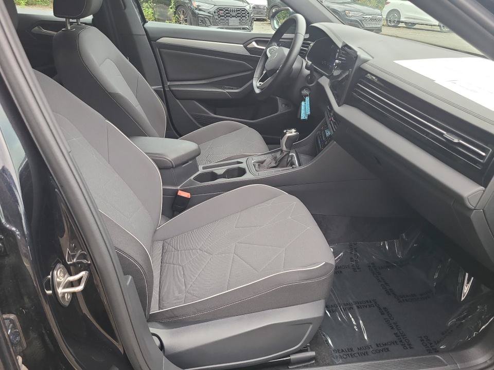 Used 2025 Volkswagen Jetta Sport FWD image 28