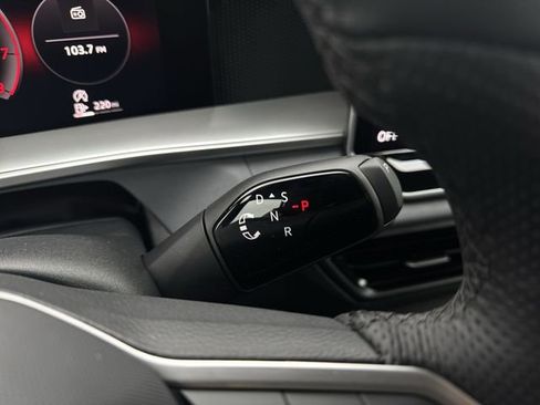 New 2026 Volkswagen Tiguan SE R-Line FWD image 16