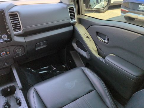 Used 2024 Nissan Frontier SL w/ Technology Package RWD image 17
