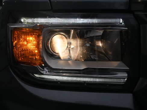 Used 2022 GMC Canyon AT4 w/ Trailering Package image 11