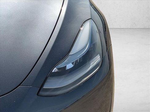 Used 2025 Tesla Model Y Long Range image 9
