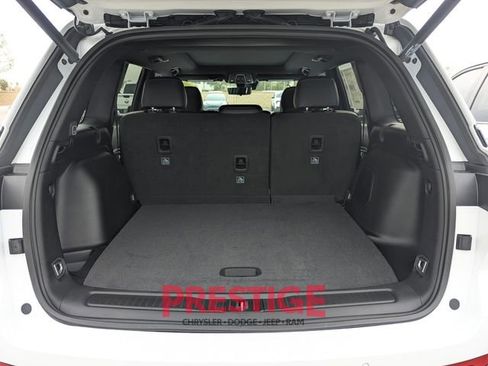 New 2026 Jeep Grand Cherokee Limited w/ Luxury Tech Group II image 7