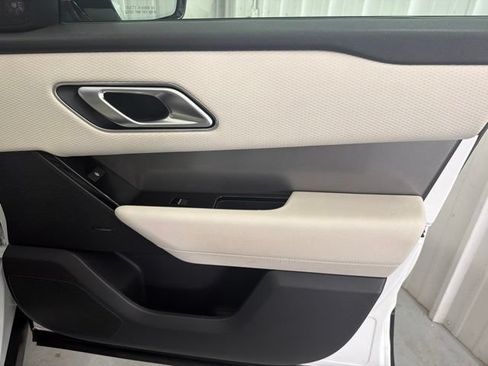 Used 2019 Land Rover Range Rover Velar S AWD/4WD image 15