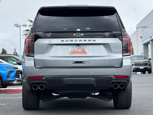 Used 2025 Chevrolet Suburban Z71 image 6