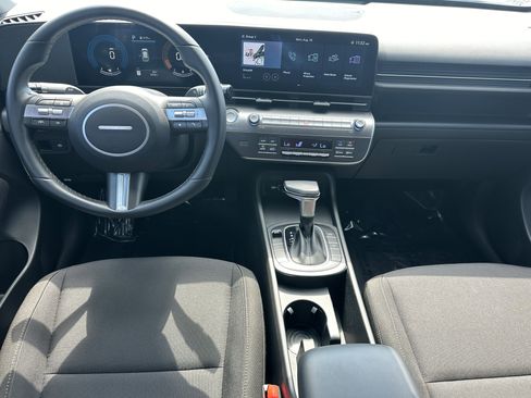 Used 2025 Hyundai Kona SEL image 23