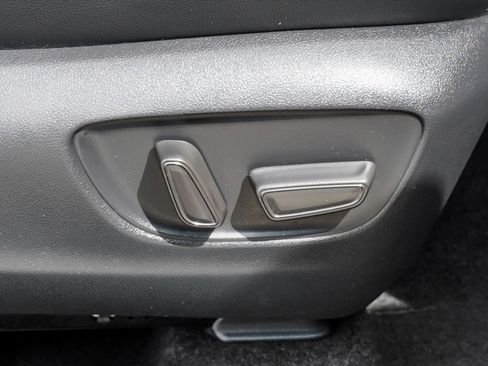 Certified 2025 Toyota Highlander XLE AWD/4WD image 27