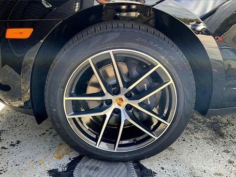 Certified 2026 Porsche Macan image 15