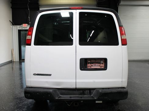 Used 2009 Chevrolet Express 1500 RWD image 4