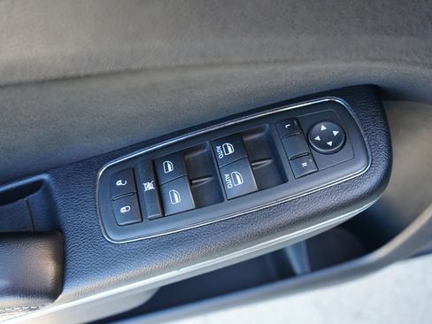 Used 2012 Chrysler 300 SRT8 image 24