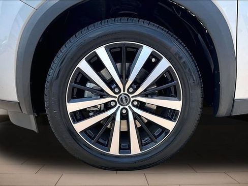 Used 2023 Nissan Pathfinder Platinum w/ Cargo Package AWD/4WD image 9