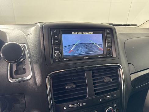 Used 2017 Dodge Grand Caravan SE w/ Power Window Group image 16