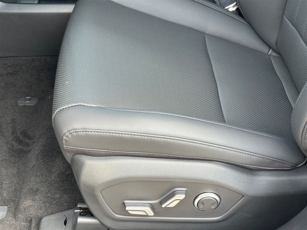 New 2027 Hyundai Santa Fe SEL FWD image 13