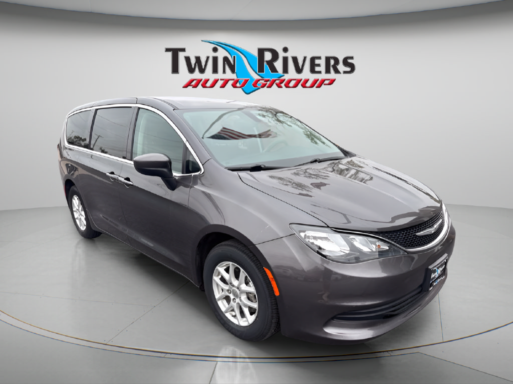 Used 2017 Chrysler Pacifica Touring FWD image 6