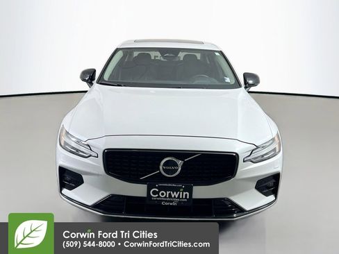 Used 2024 Volvo S60 B5 Plus image 3