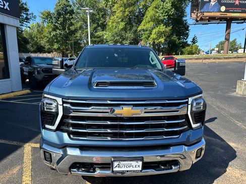 Used 2024 Chevrolet Silverado 2500 LTZ w/ LTZ Premium Package AWD/4WD image 4
