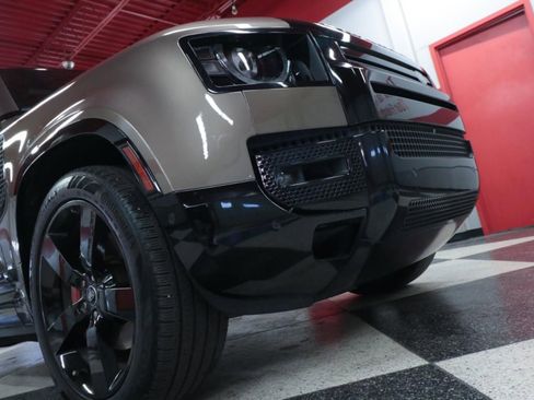 Used 2023 Land Rover Defender 110 X image 32