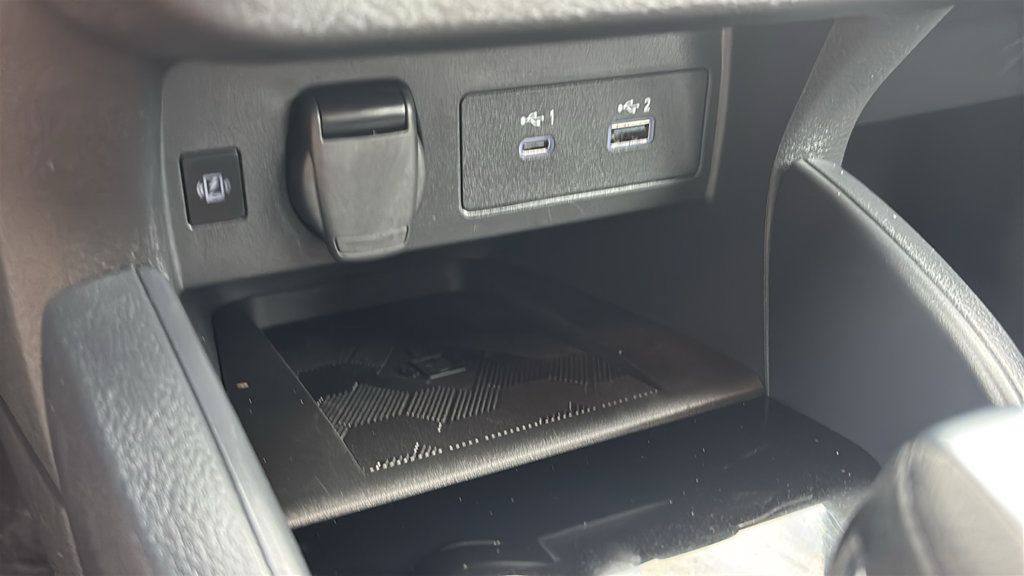 Used 2025 Nissan Versa SR w/ Trunk Package FWD image 19