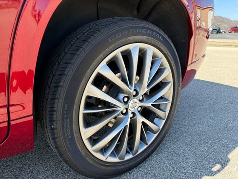 Used 2025 Buick Enclave Avenir w/ Super Cruise Package image 15