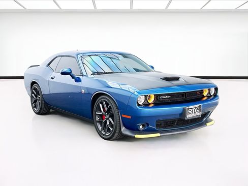 Used 2021 Dodge Challenger GT w/ Driver Convenience Group RWD image 3