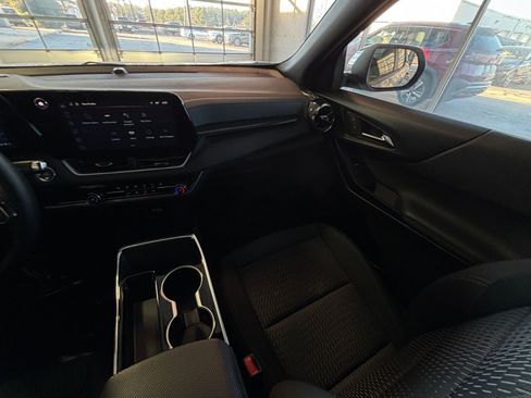 Used 2025 Chevrolet Equinox LT image 34