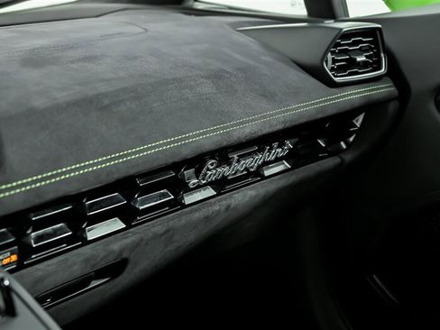 Used 2022 Lamborghini Huracan EVO RWD image 34