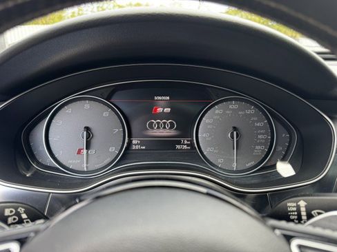 Used 2018 Audi S6 Prestige w/ Prestige Package image 21