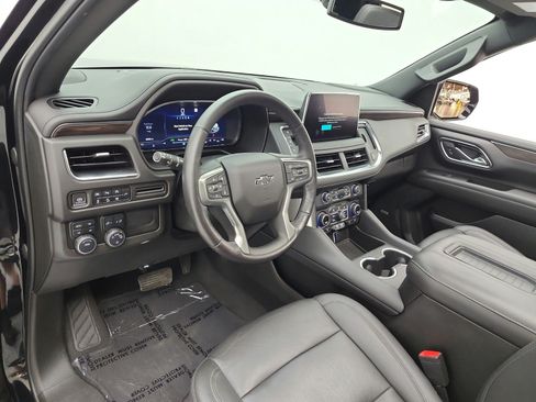 Used 2022 Chevrolet Tahoe Z71 w/ Luxury Package AWD/4WD image 9