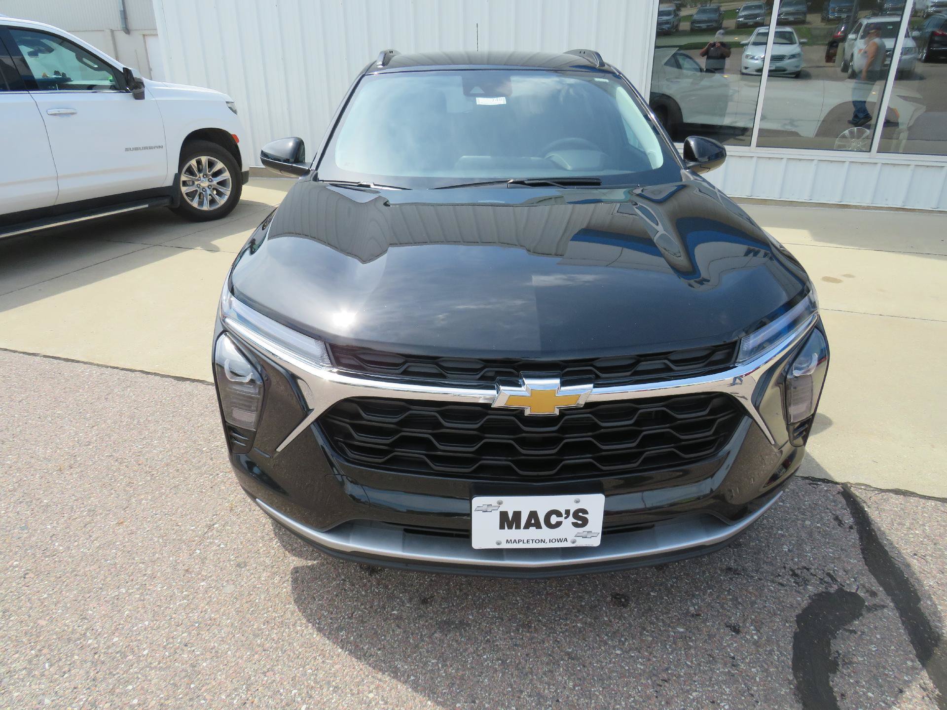 Used 2025 Chevrolet Trax LT FWD image 13