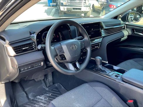 Used 2025 Toyota Camry LE w/ Convenience Package FWD image 17