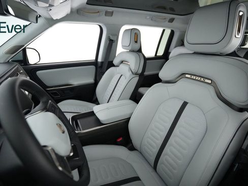 Used 2024 Rivian R1S Adventure AWD/4WD image 4