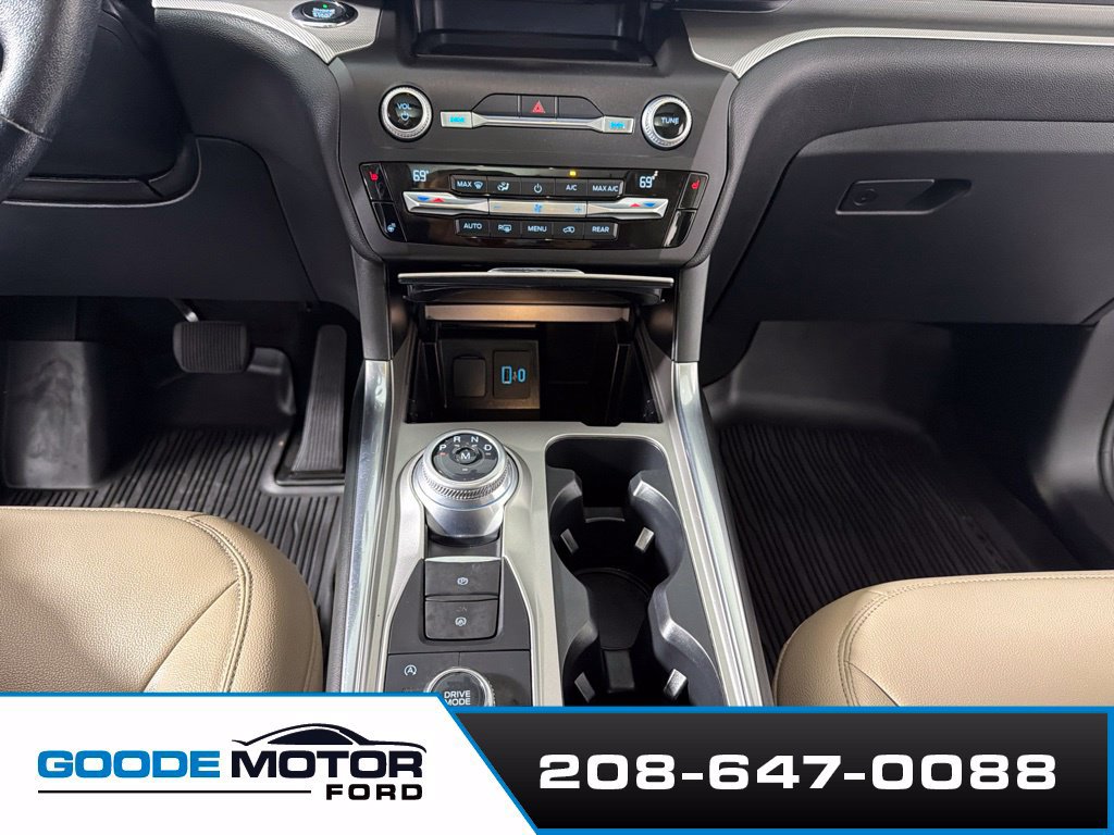 Used 2020 Ford Explorer XLT w/ Equipment Group 202A AWD/4WD image 17