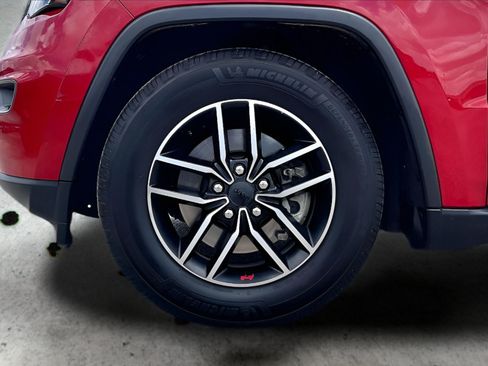 Used 2021 Jeep Grand Cherokee Trailhawk w/ Trailhawk Luxury Group AWD/4WD image 36