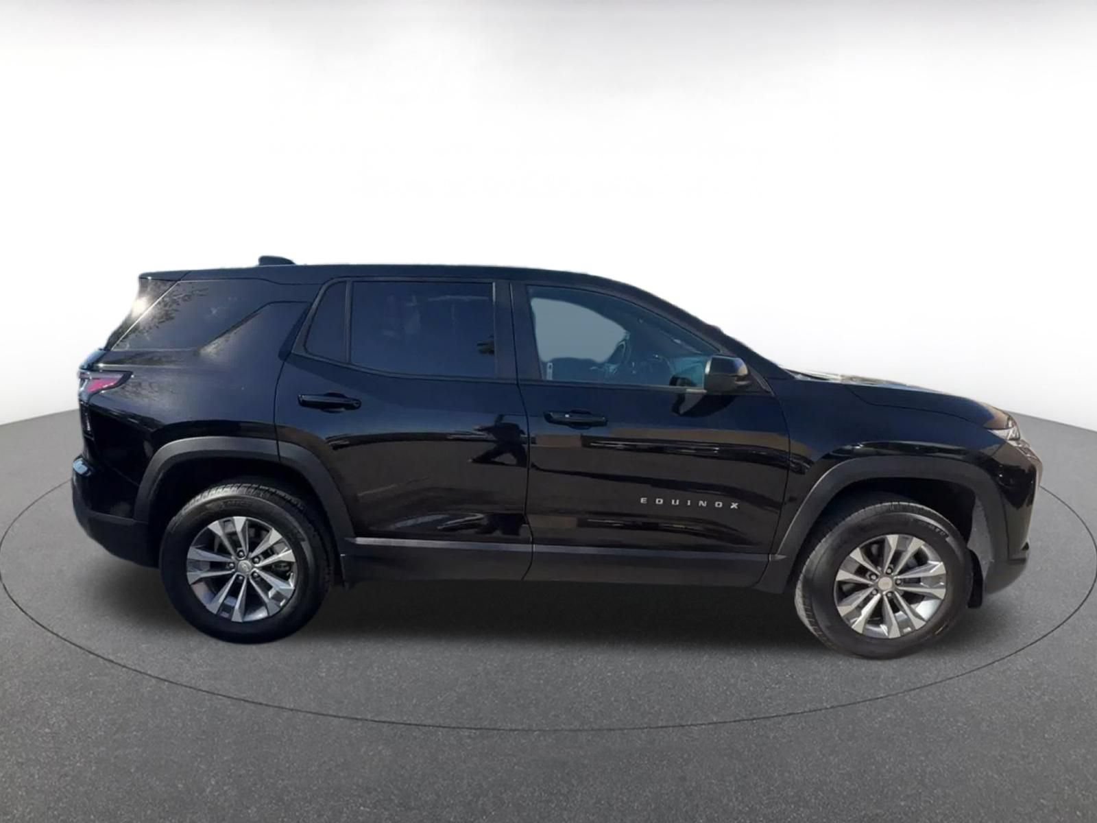 Used 2025 Chevrolet Equinox LT AWD/4WD image 15