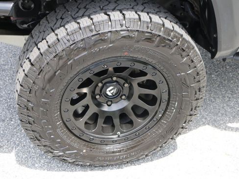 Used 2021 Toyota Tacoma TRD Off-Road w/ Technology Package AWD/4WD image 14