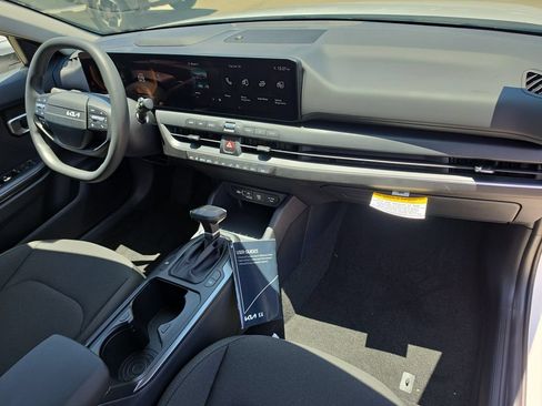 New 2026 Kia K4 FWD image 11