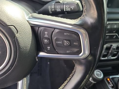 Used 2020 Jeep Wrangler Unlimited Sahara AWD/4WD image 27