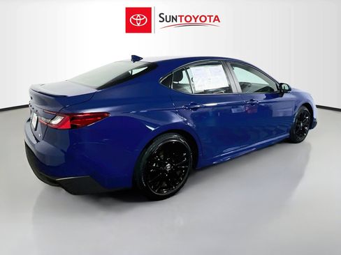 Used 2026 Toyota Camry SE FWD image 4