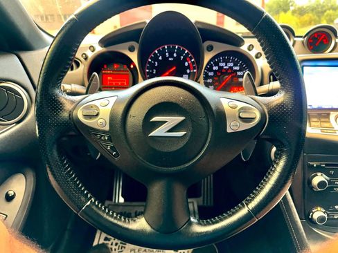 Used 2016 Nissan 370Z Touring RWD image 29