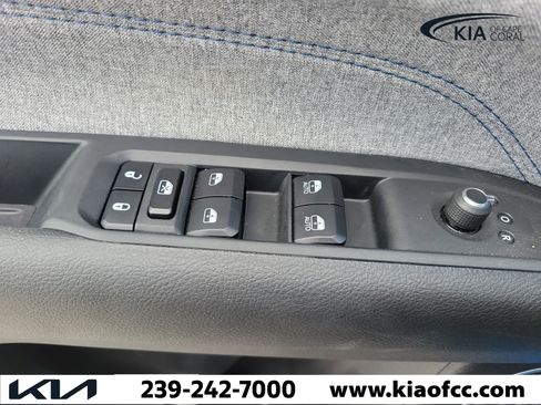 Used 2025 Jeep Compass Latitude AWD/4WD image 20